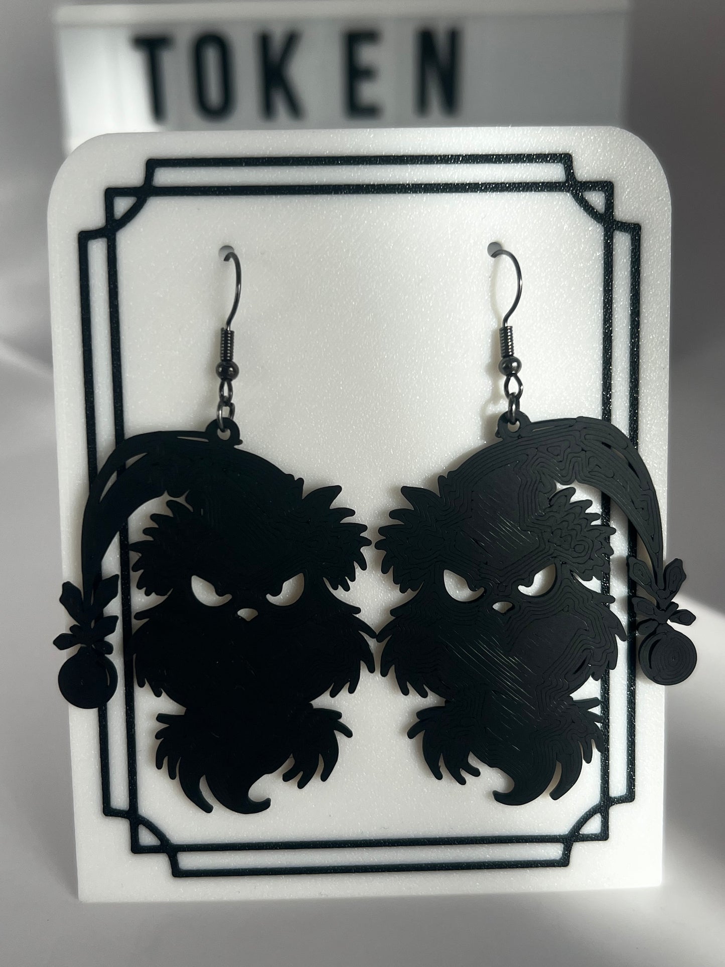 Costume Jewellery - Grumpy Grinch Earrings