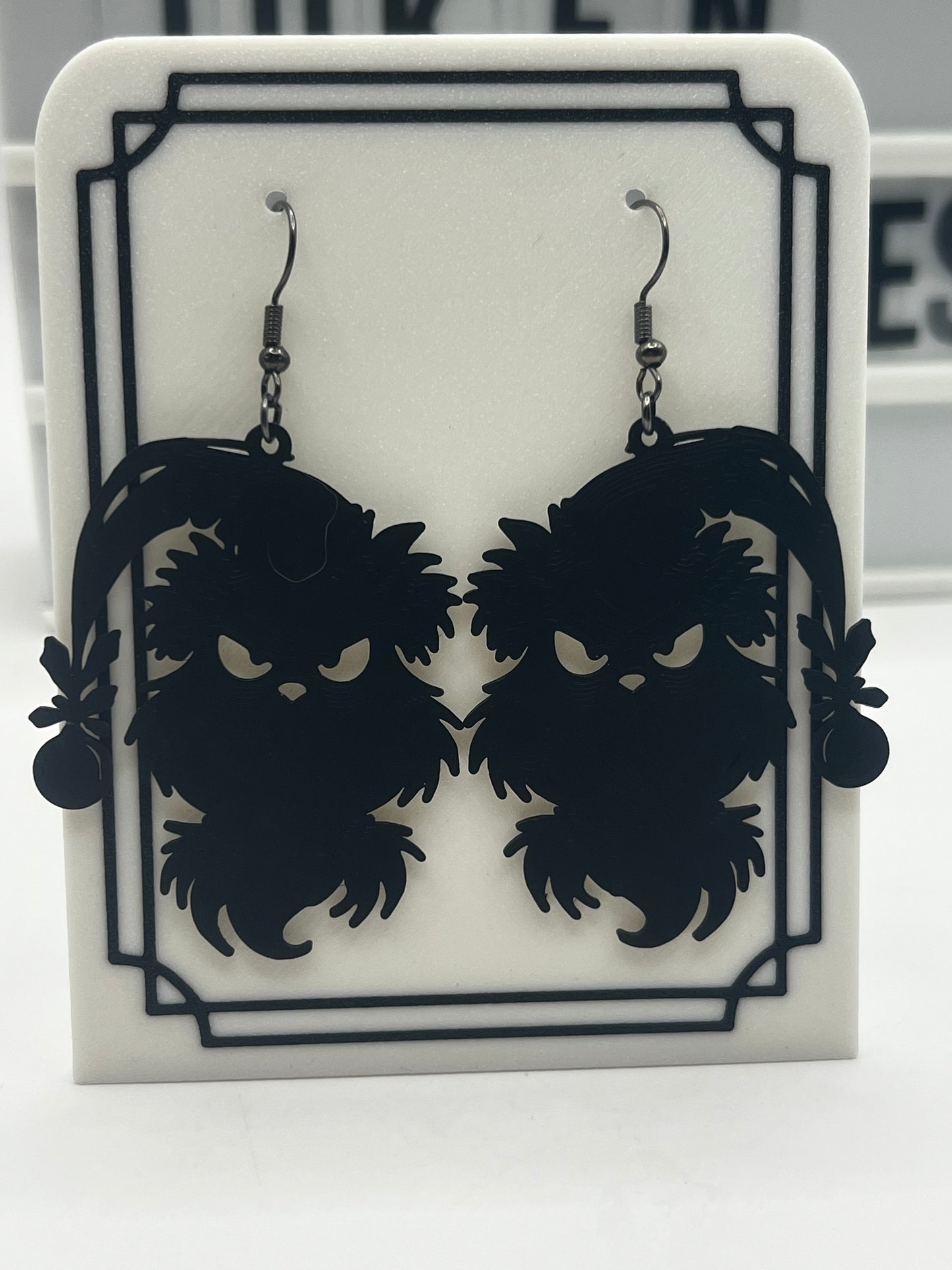 Costume Jewellery - Grumpy Grinch Earrings